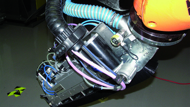 Robot đa trục với cáp bus