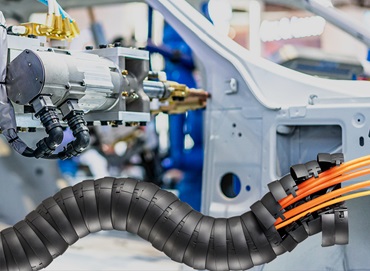Xích dẫn cáp triflex cho các robot trong sản xuất ô tô